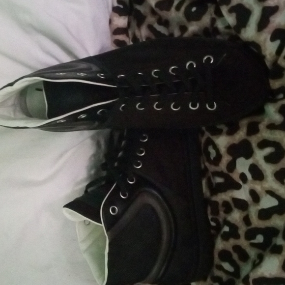 Louis Vuitton Hightops - Picture 1 of 4